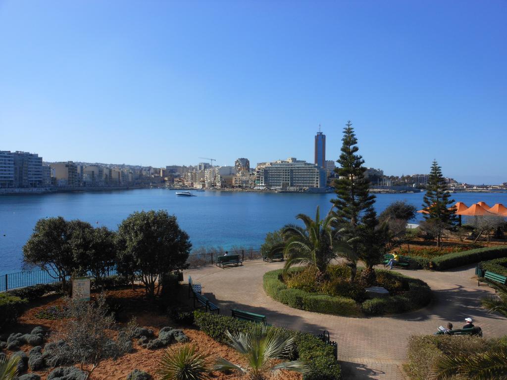 Apartment With Stunning Seaviews สลีมา ภายนอก รูปภาพ