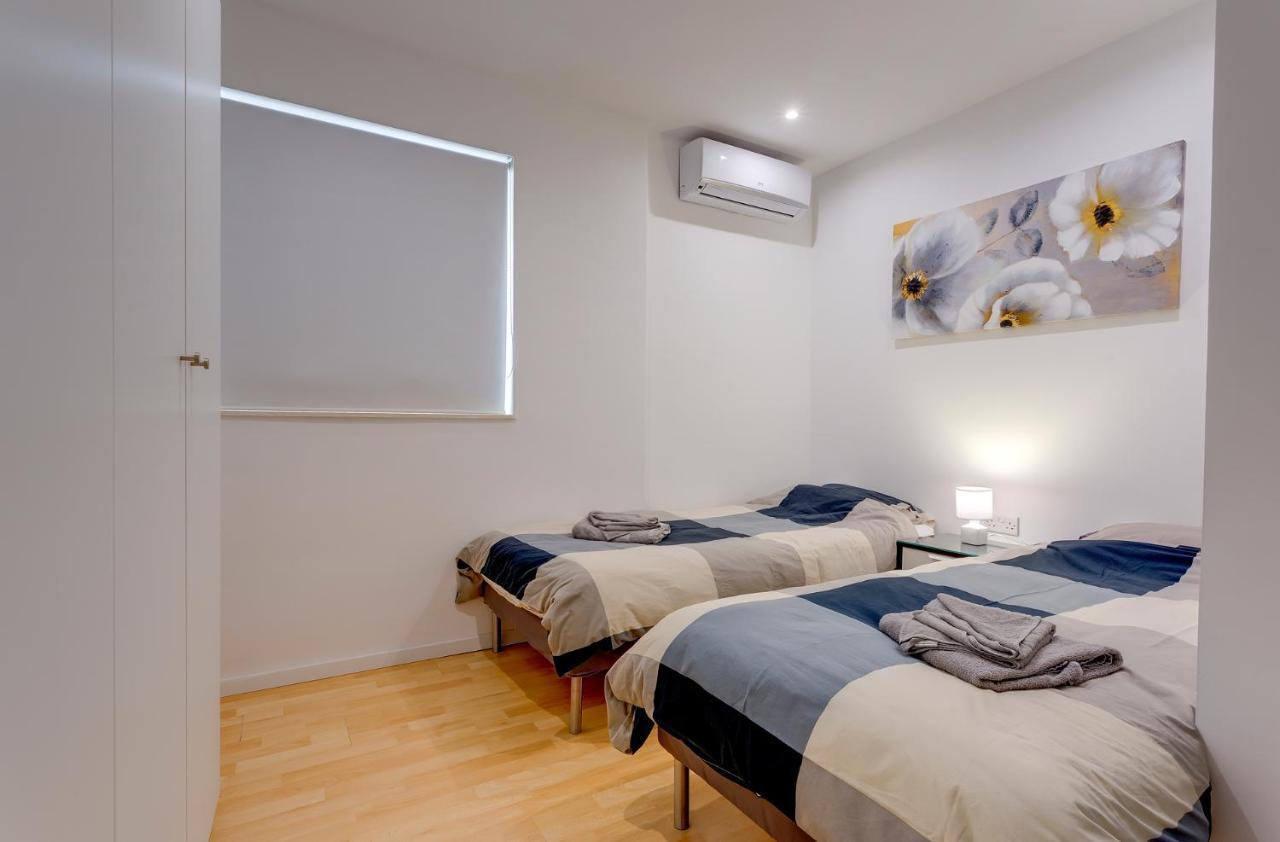 Apartment With Stunning Seaviews สลีมา ภายนอก รูปภาพ