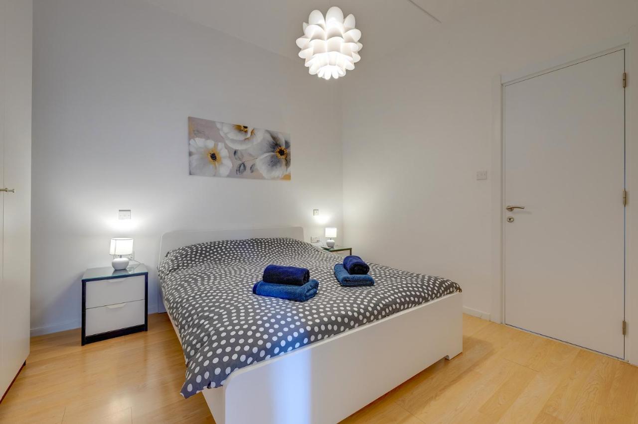 Apartment With Stunning Seaviews สลีมา ภายนอก รูปภาพ